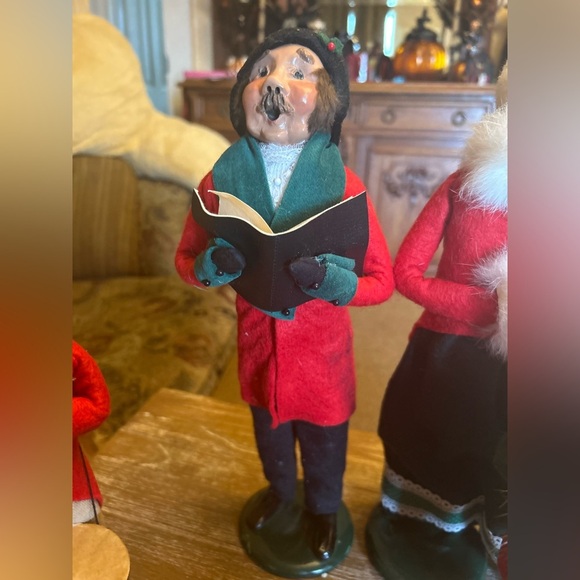 Vintage 1990/91 Beyers Choice The Carolers Christmas Doll Figures - Picture 3 of 9